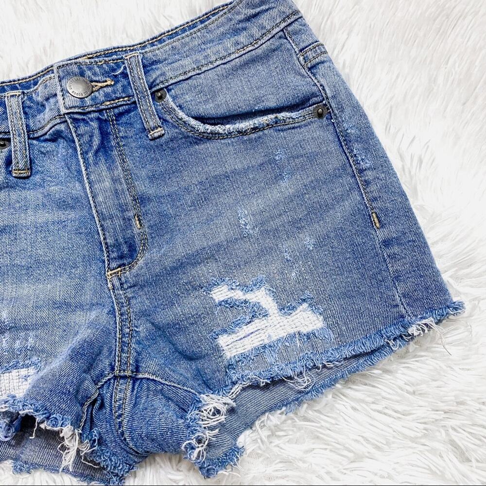 UNIVERSAL THREAD • Distressed Denim Jean Shorts